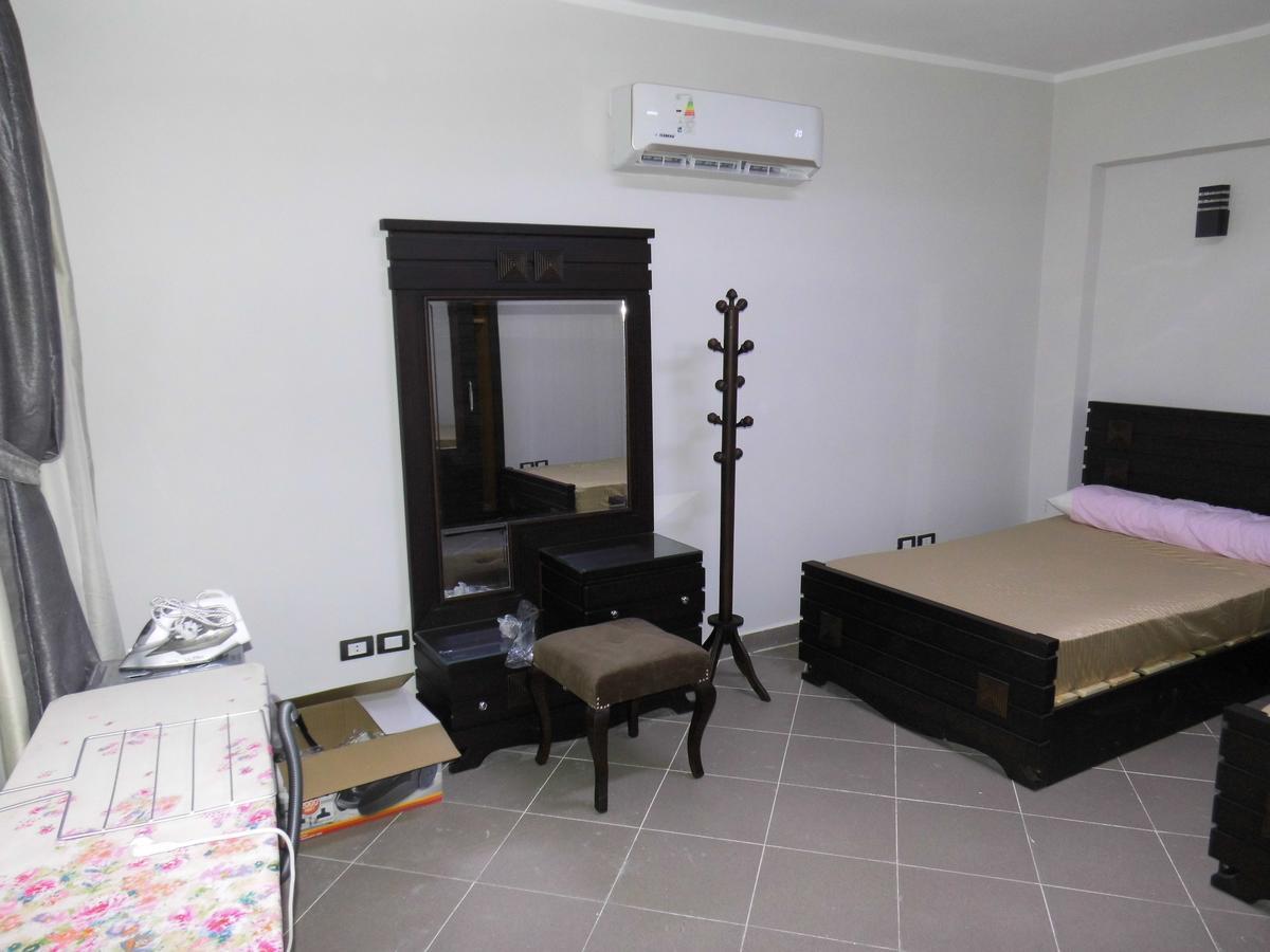 Three-Bedroom Apartment At Louly Beach Resort Ain Sukhna Exterior photo
