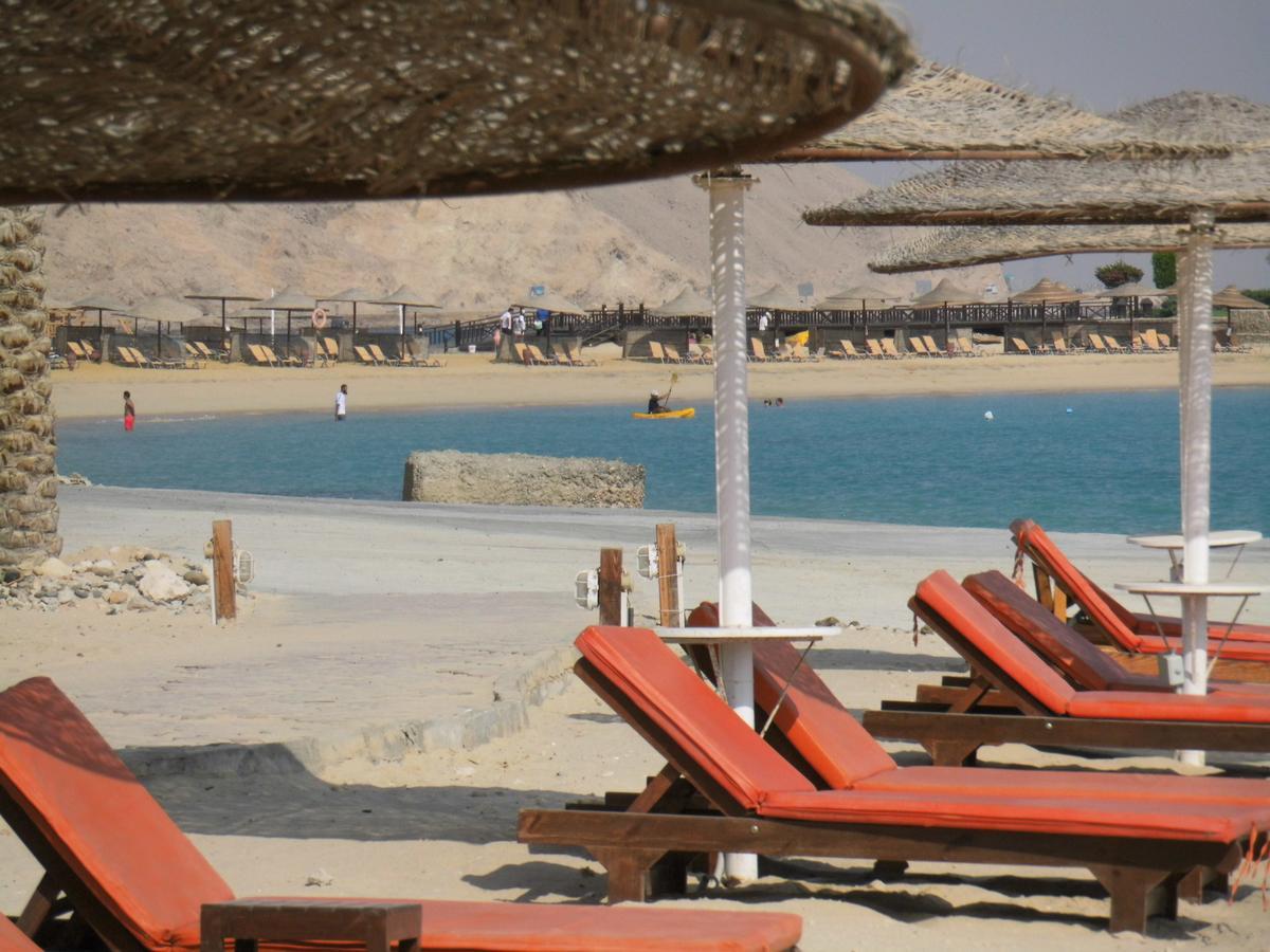 Three-Bedroom Apartment At Louly Beach Resort Ain Sukhna Exterior photo
